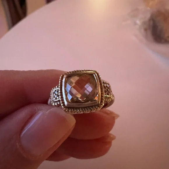 Judith Ripka Canary Crystal SS Ring - Picture 2 of 8